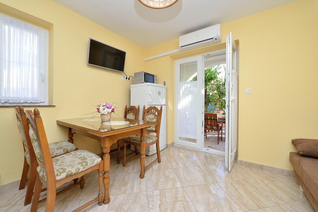 Villa Zdenka Pakoštane Екстериор снимка