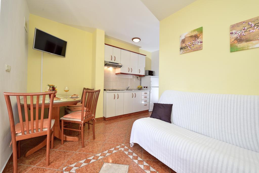 Villa Zdenka Pakoštane Екстериор снимка